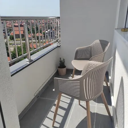 Lullaby 2, Moderan Stan Sa Spavacom Sobom I Privatnom Garazom