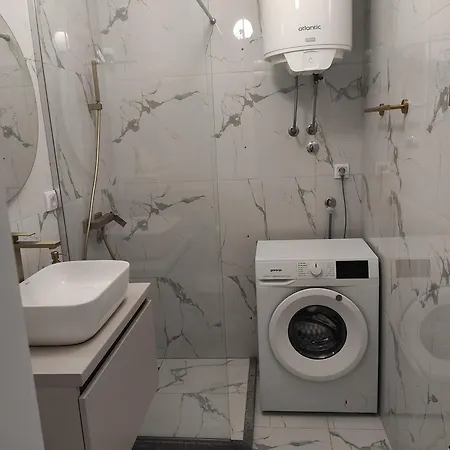 Apartman Lullaby 2, Moderan Stan Sa Spavacom Sobom I Privatnom Garazom *