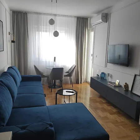 Lullaby 2 - Balcony View & Private Garage Apartman *