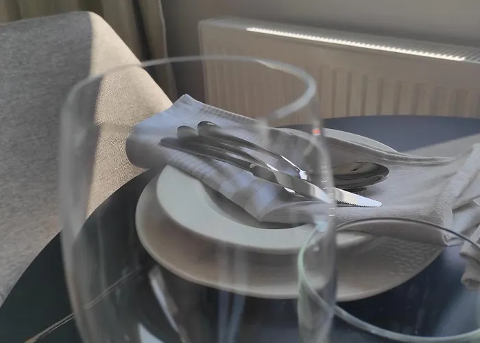 Lullaby 2 - Balcony View & Private Garage Apartman