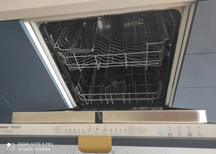 Lullaby 2 - Balcony View & Private Garage Apartman