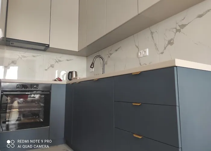 Lullaby 2 - Balcony View & Private Garage