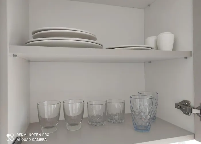 Lullaby 2 - Balcony View & Private Garage Apartman *